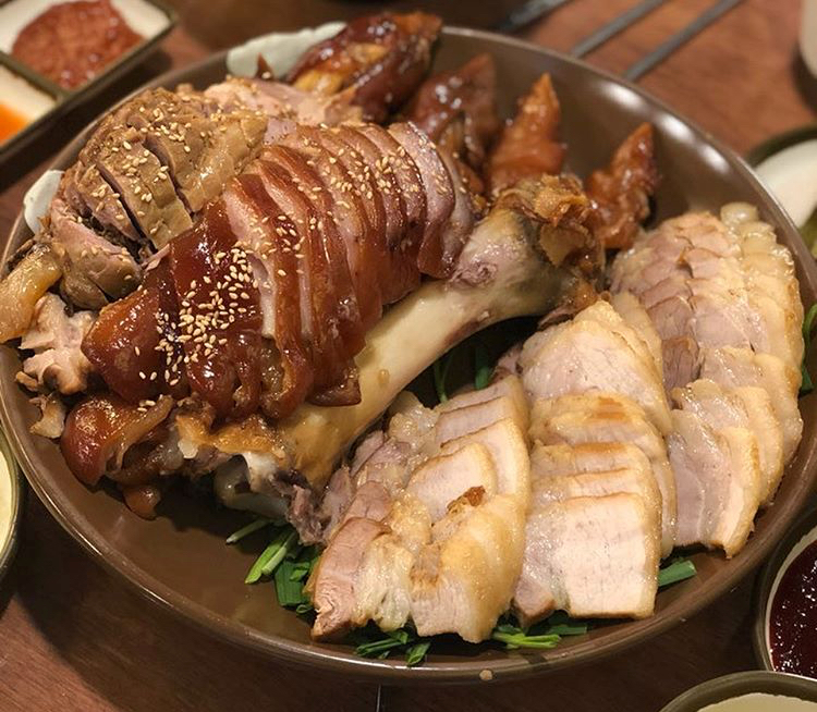 가장맛있는족발 신논현점 매장 방문 후 남겨주신 고객 리뷰 사진입니다.