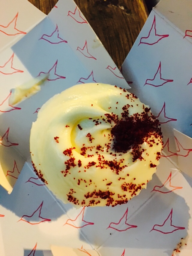 The Hummingbird Bakery (더 허밍버드 베이커리) 매장 방문 후 남겨주신 고객 리뷰 사진입니다.