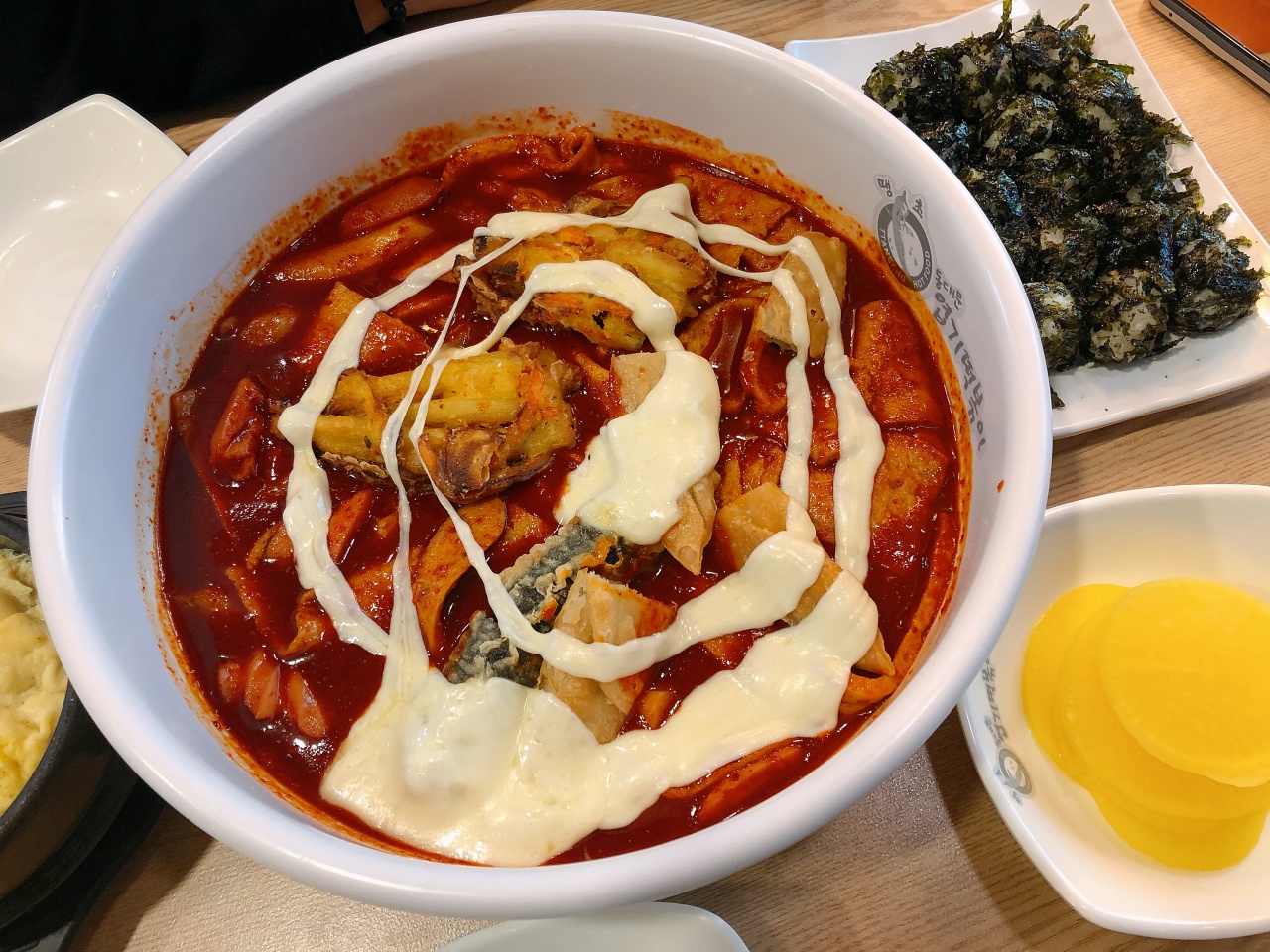 동대문엽기떡볶이 매장 방문 후 남겨주신 고객 리뷰 사진입니다.