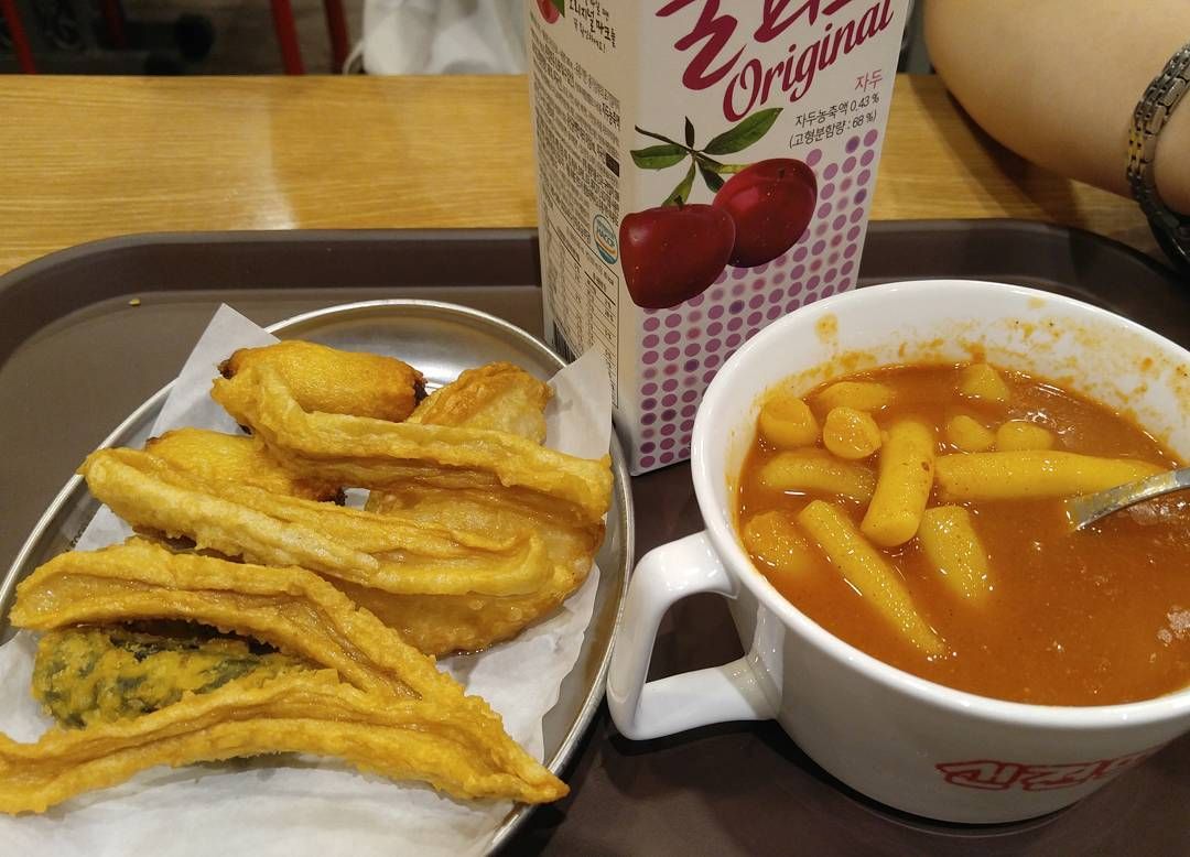 신전떡볶이 매장 방문 후 남겨주신 고객 리뷰 사진입니다.