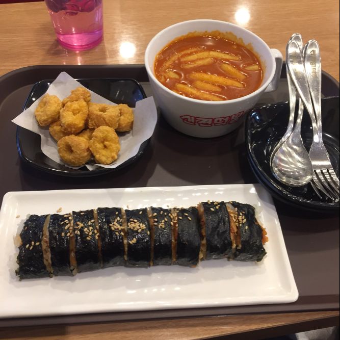 신전떡볶이 매장 방문 후 남겨주신 고객 리뷰 사진입니다.
