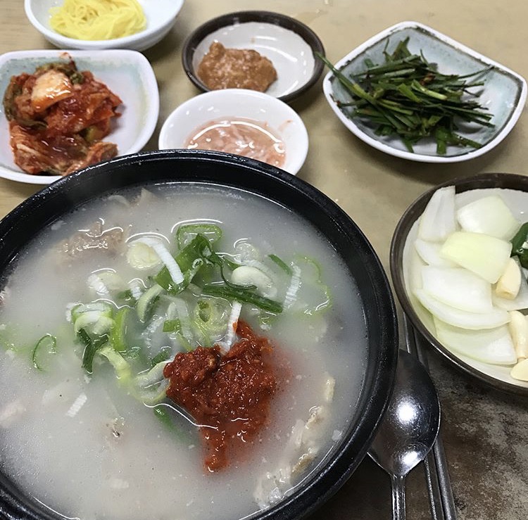 포항돼지국밥 매장 방문 후 남겨주신 고객 리뷰 사진입니다.
