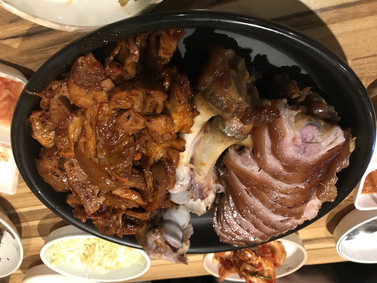 최신족발 매장 방문 후 남겨주신 고객 리뷰 사진입니다.