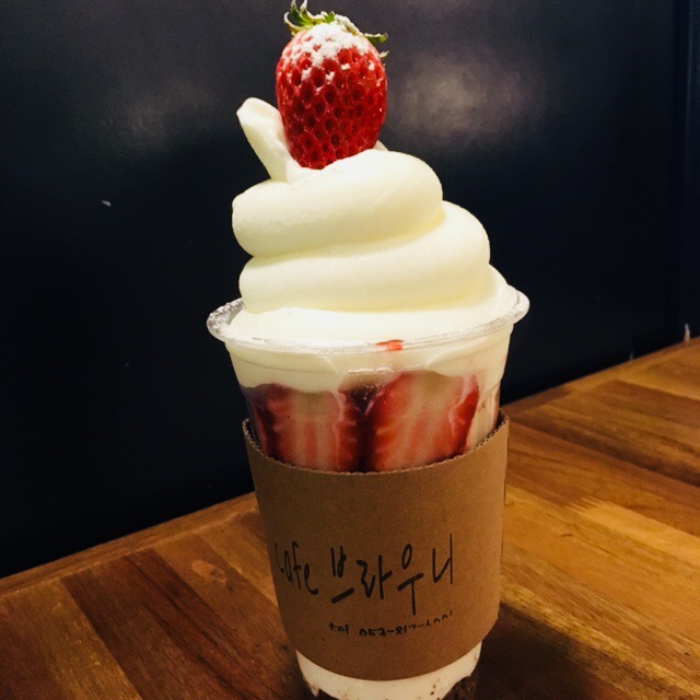 브라우니 매장 방문 후 남겨주신 고객 리뷰 사진입니다.