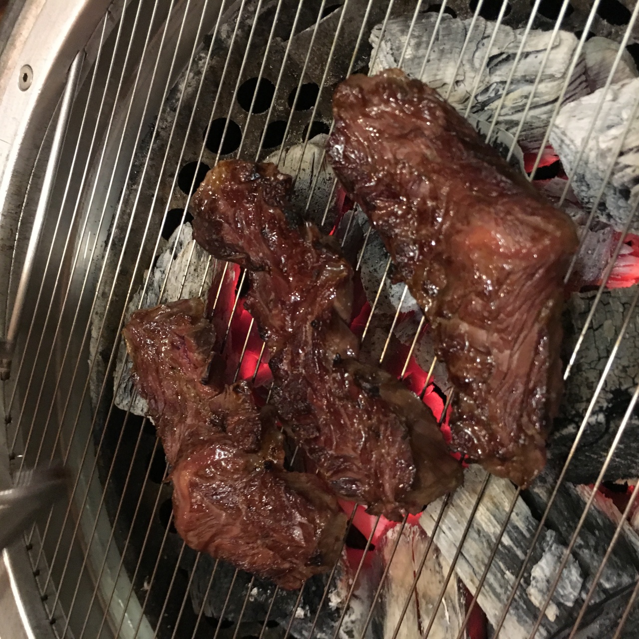 초가한우 매장 방문 후 남겨주신 고객 리뷰 사진입니다.