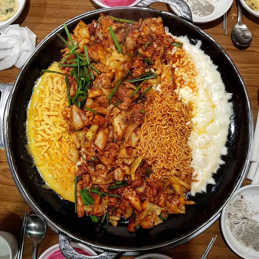 신미경홍대닭갈비 매장 방문 후 남겨주신 고객 리뷰 사진입니다.