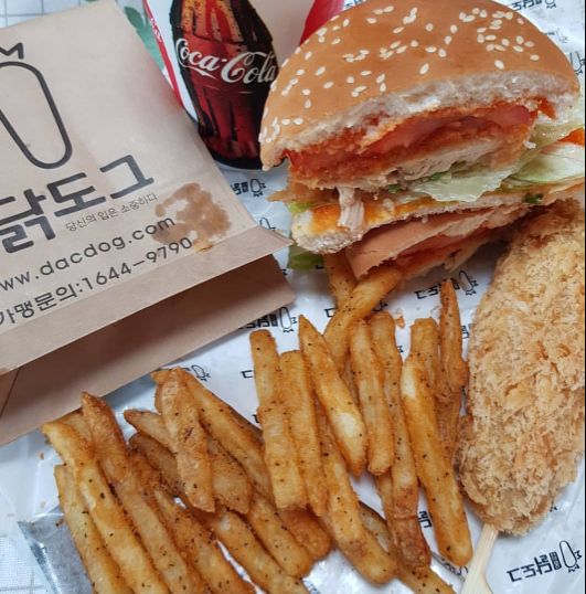 올립닭도그 광주수완점 매장 방문 후 남겨주신 고객 리뷰 사진입니다.