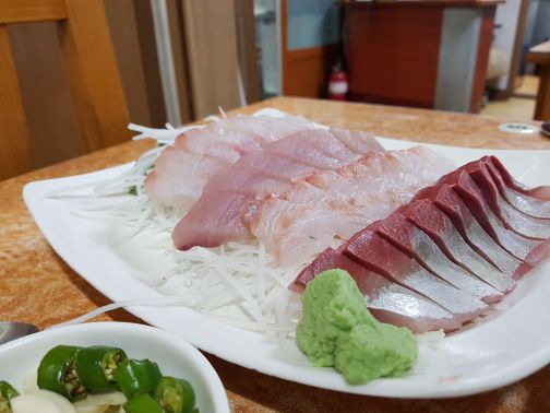 종로초밥 매장 방문 후 남겨주신 고객 리뷰 사진입니다.