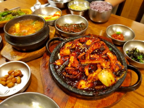 신라식당 매장 방문 후 남겨주신 고객 리뷰 사진입니다.