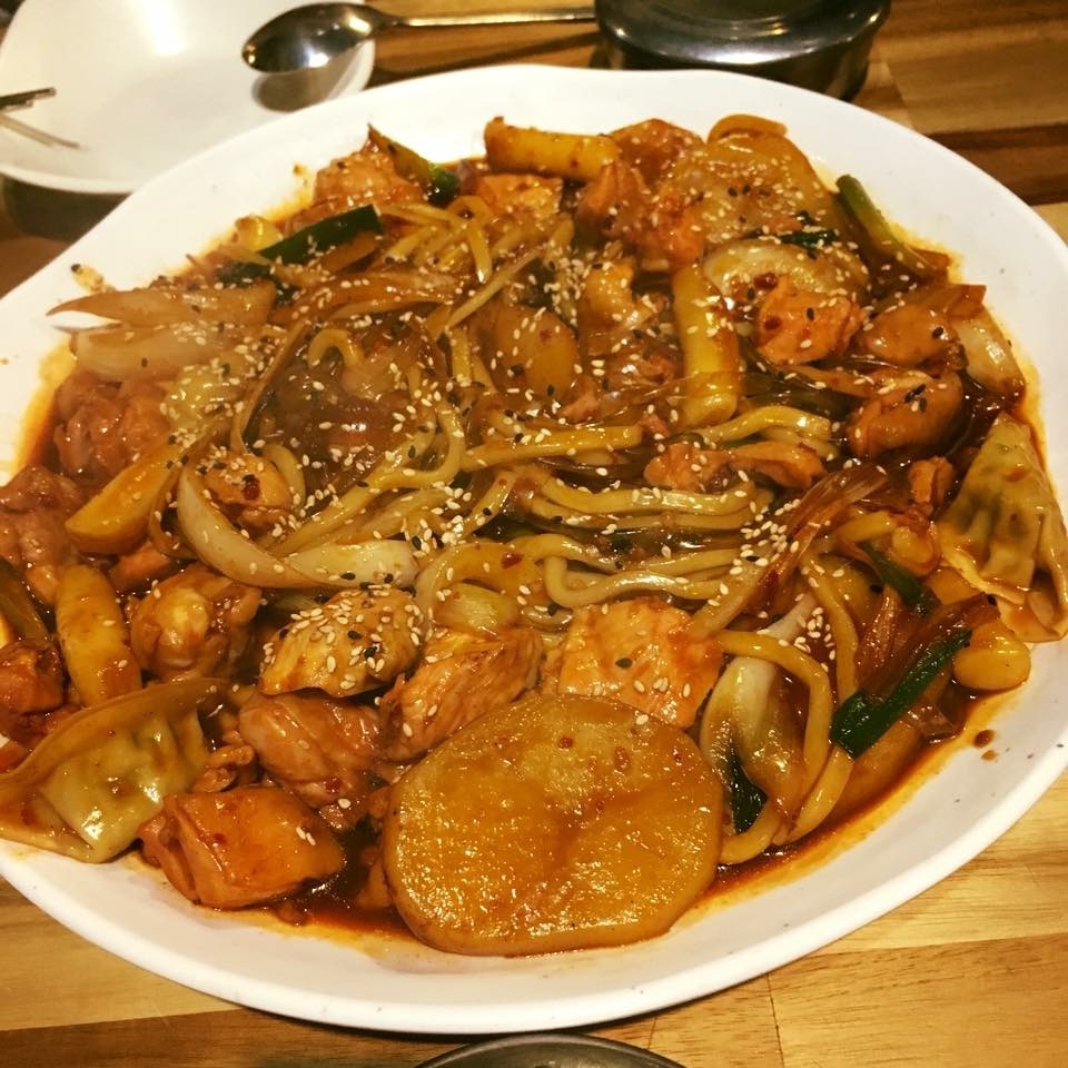 동궁찜닭 매장 방문 후 남겨주신 고객 리뷰 사진입니다.