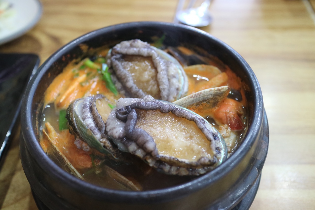 덕성식당 매장 방문 후 남겨주신 고객 리뷰 사진입니다.
