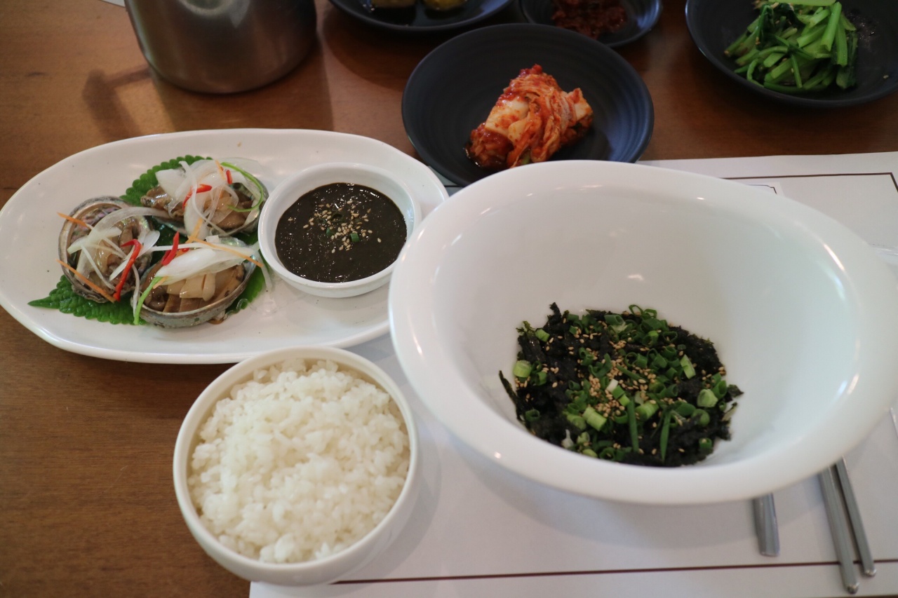 어우늘 매장 방문 후 남겨주신 고객 리뷰 사진입니다.