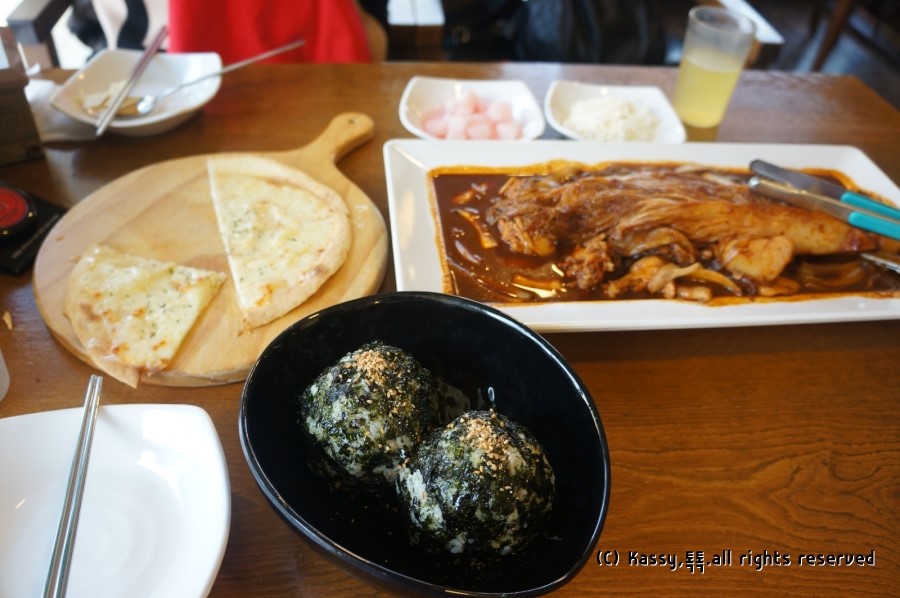 아임찜닭 매장 방문 후 남겨주신 고객 리뷰 사진입니다.