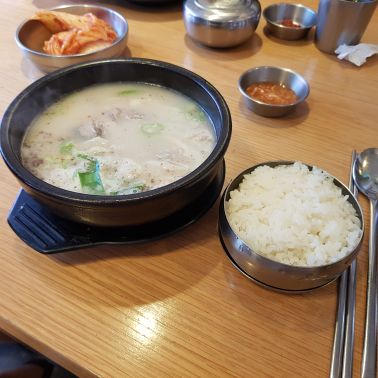 육수당 매장 방문 후 남겨주신 고객 리뷰 사진입니다.