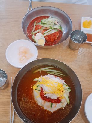 가온밀면 매장 방문 후 남겨주신 고객 리뷰 사진입니다.