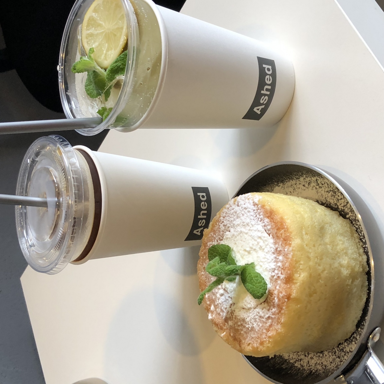 Cafe Ashed 매장 방문 후 남겨주신 고객 리뷰 사진입니다.