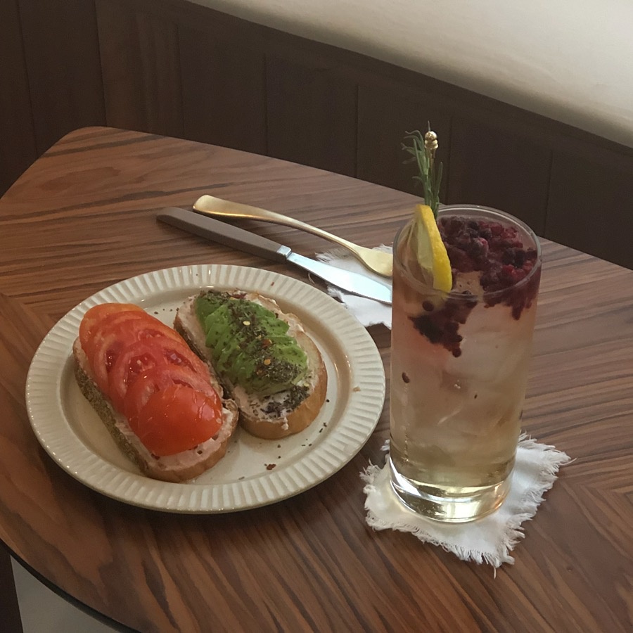 리리커피 매장 방문 후 남겨주신 고객 리뷰 사진입니다.