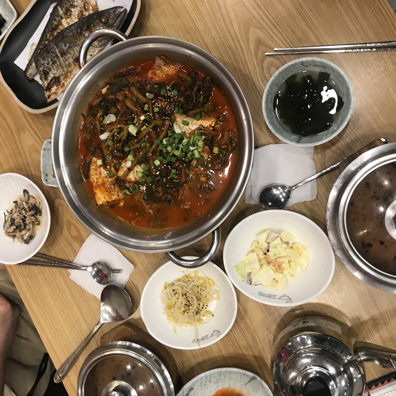 고래식당 매장 방문 후 남겨주신 고객 리뷰 사진입니다.