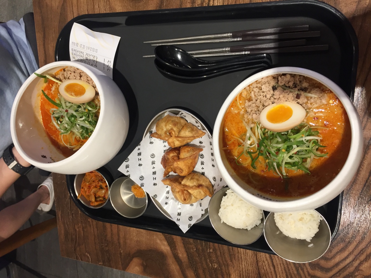 탄탄면공방 매장 방문 후 남겨주신 고객 리뷰 사진입니다.