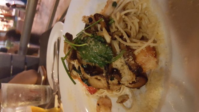 yard house (야드 하우스) 매장 방문 후 남겨주신 고객 리뷰 사진입니다.