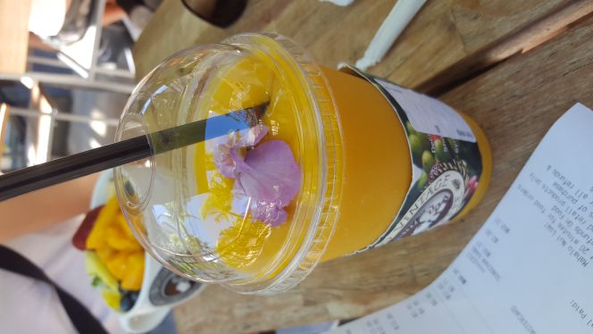 Island Vintage Coffee (아일랜드 빈티지 커피) 매장 방문 후 남겨주신 고객 리뷰 사진입니다.
