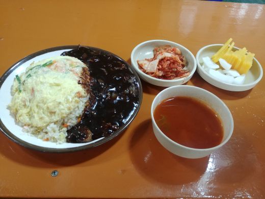 아름다운자장면 매장 방문 후 남겨주신 고객 리뷰 사진입니다.