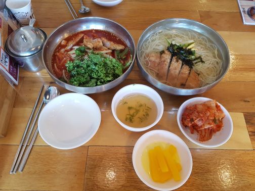 돈까스잔치 매장 방문 후 남겨주신 고객 리뷰 사진입니다.