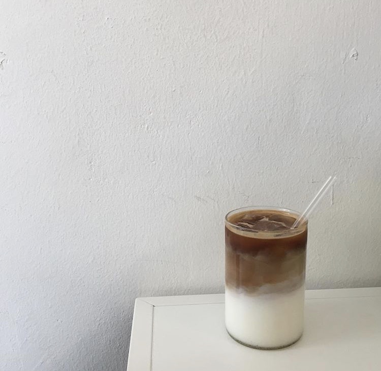 카페이구오 매장 방문 후 남겨주신 고객 리뷰 사진입니다.