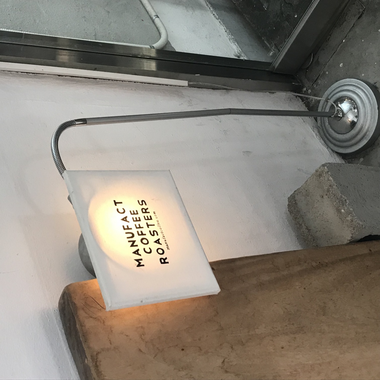 매뉴팩트커피 매장 방문 후 남겨주신 고객 리뷰 사진입니다.