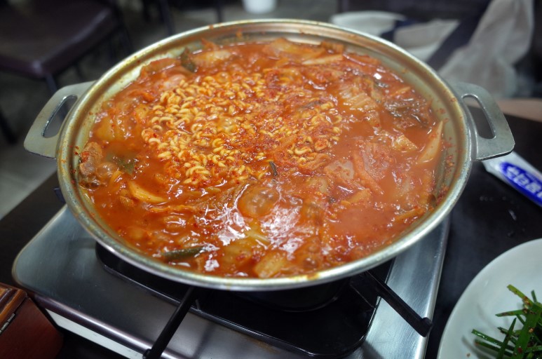 두루찌개3대  매장 방문 후 남겨주신 고객 리뷰 사진입니다.