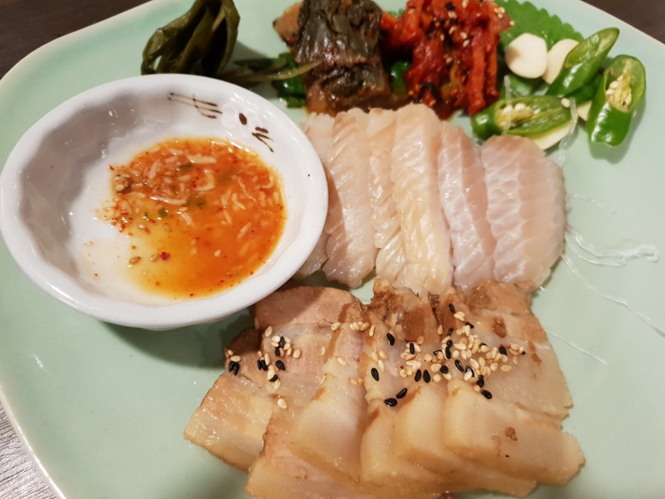 덕승재 상암동 매장 방문 후 남겨주신 고객 리뷰 사진입니다.