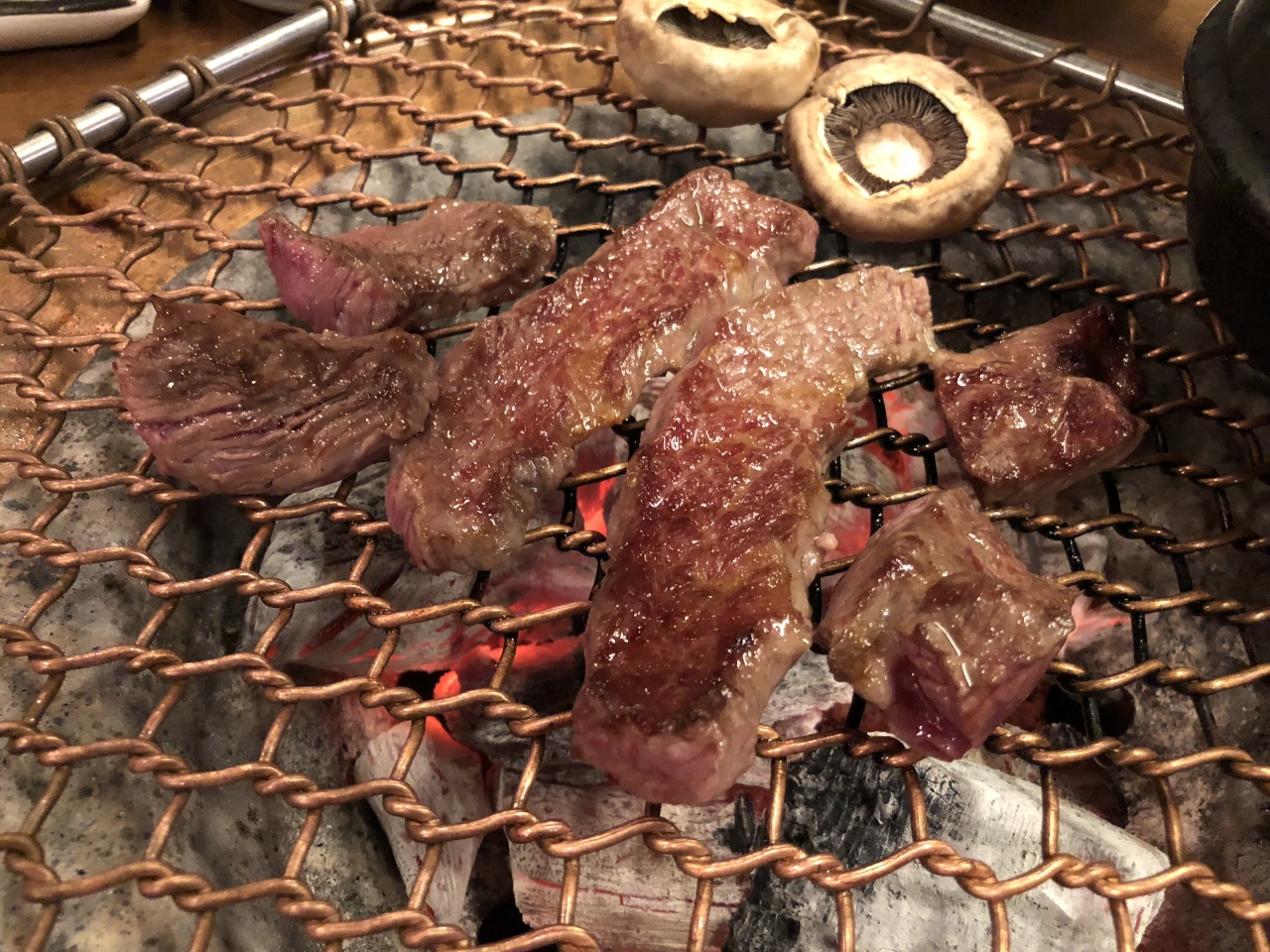 꽃살집 매장 방문 후 남겨주신 고객 리뷰 사진입니다.