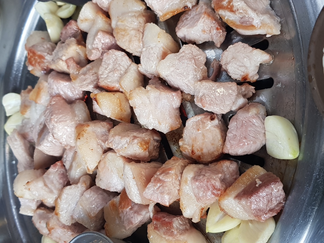 명리동식당 매장 방문 후 남겨주신 고객 리뷰 사진입니다.