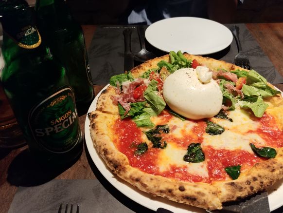Pizza 4Ps 피자 포 피스 매장 방문 후 남겨주신 고객 리뷰 사진입니다.
