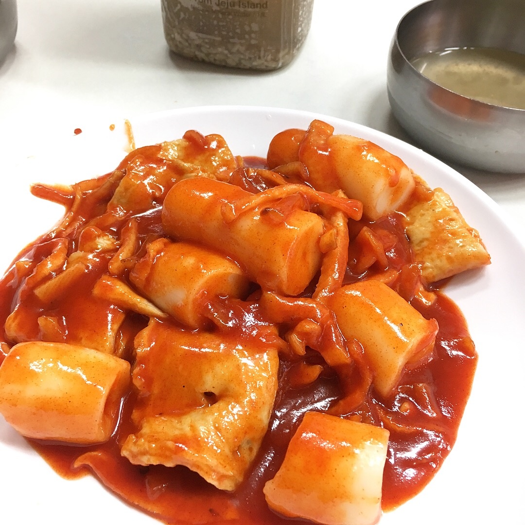 할매떡볶이 매장 방문 후 남겨주신 고객 리뷰 사진입니다.