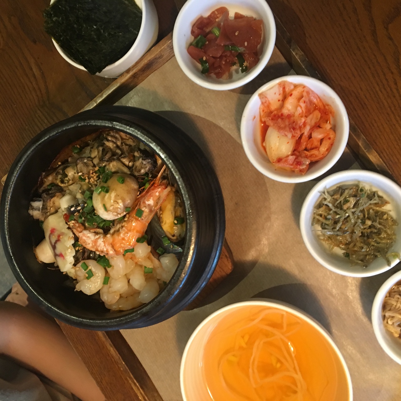 모랑해물솥밥 매장 방문 후 남겨주신 고객 리뷰 사진입니다.