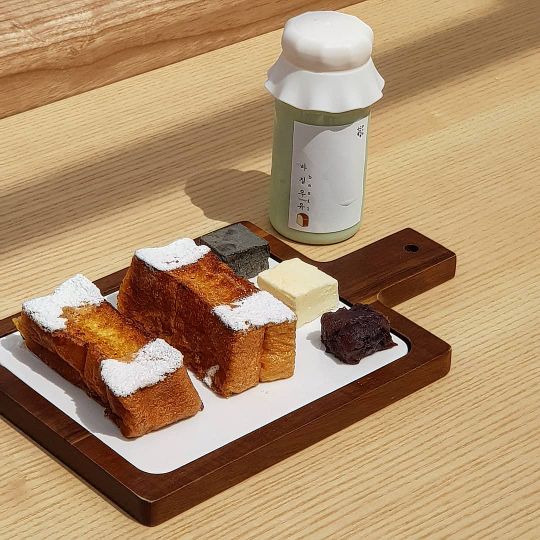 밀토스트 매장 방문 후 남겨주신 고객 리뷰 사진입니다.
