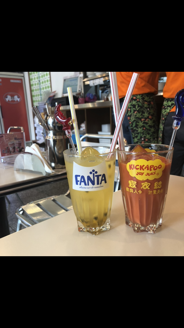 싸와디식당 매장 방문 후 남겨주신 고객 리뷰 사진입니다.