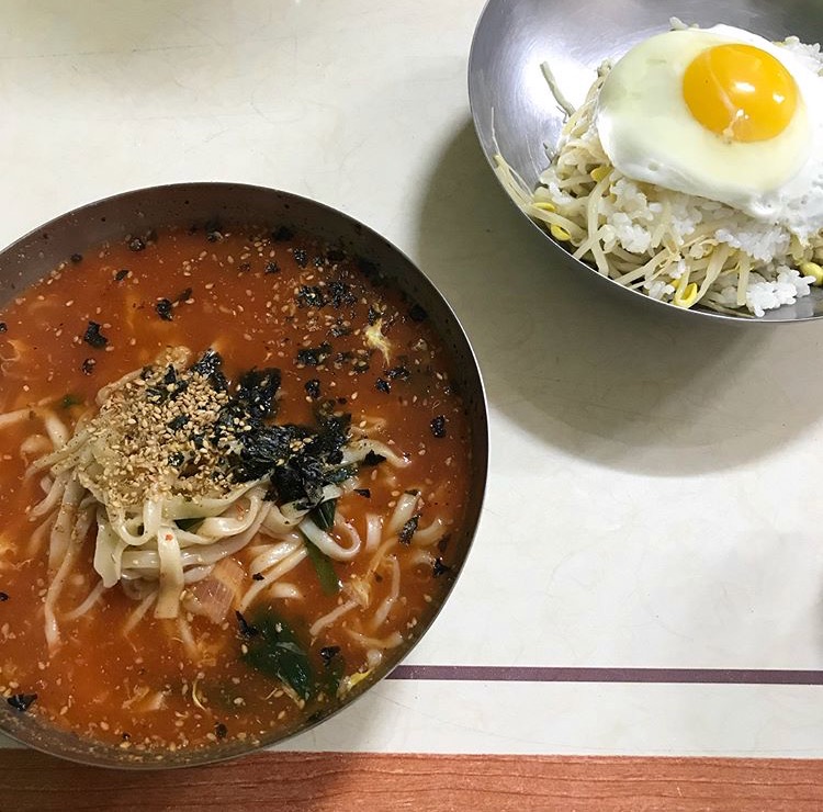 금학칼국수 매장 방문 후 남겨주신 고객 리뷰 사진입니다.