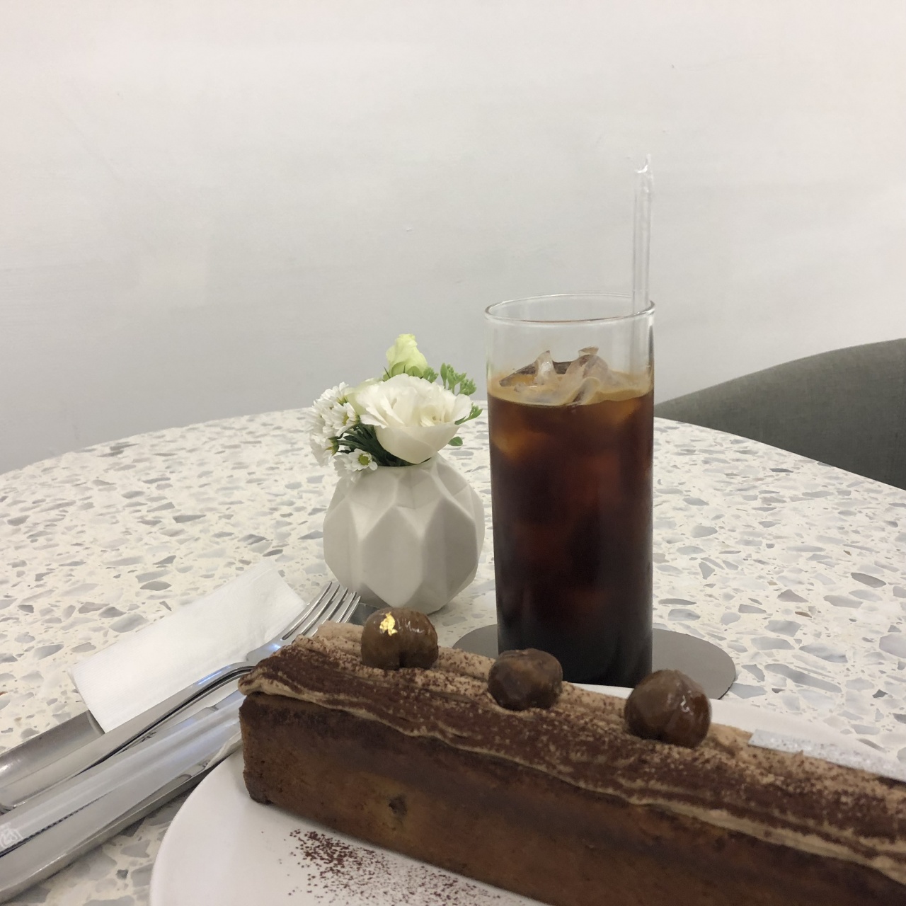 꼼뽀스텔라 매장 방문 후 남겨주신 고객 리뷰 사진입니다.