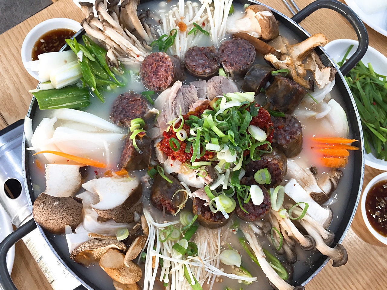 밀양삼대국밥 개금점 매장 방문 후 남겨주신 고객 리뷰 사진입니다.