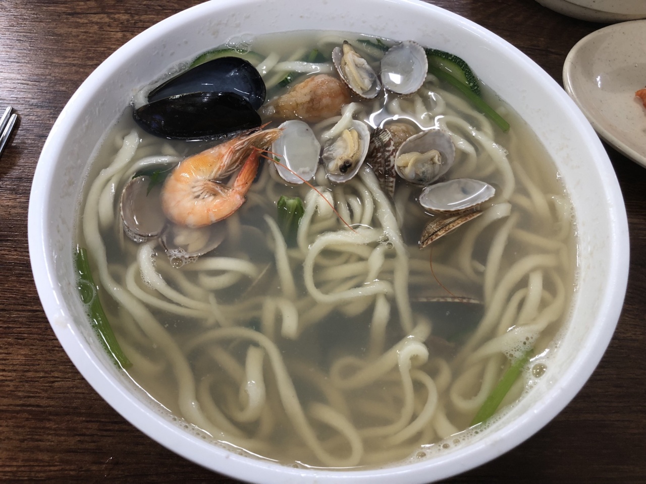 또또칼국수 매장 방문 후 남겨주신 고객 리뷰 사진입니다.