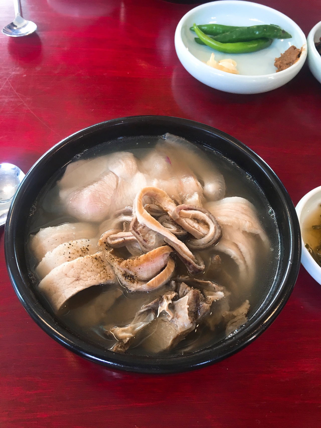 엄용백 돼지국밥 매장 방문 후 남겨주신 고객 리뷰 사진입니다.