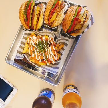 다운타우너 매장 방문 후 남겨주신 고객 리뷰 사진입니다.