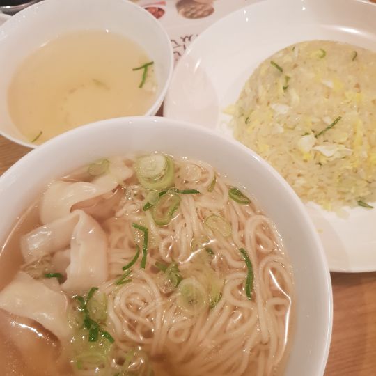 딘타이펑 매장 방문 후 남겨주신 고객 리뷰 사진입니다.