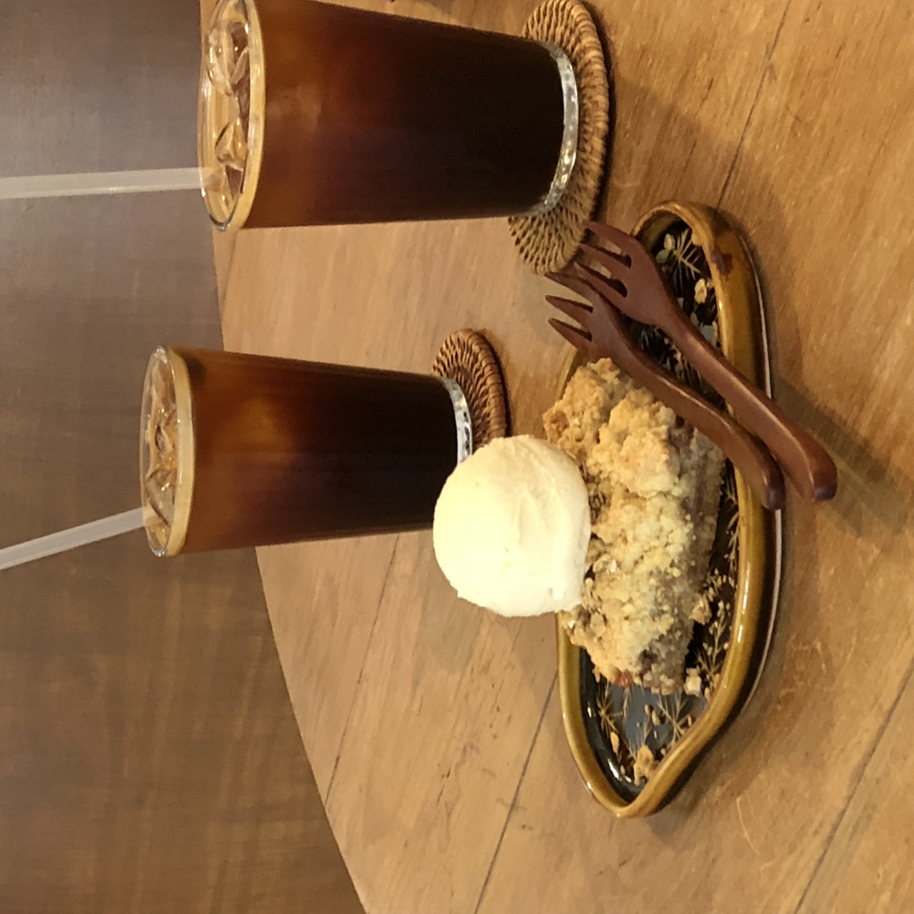 Knots Coffee 매장 방문 후 남겨주신 고객 리뷰 사진입니다.