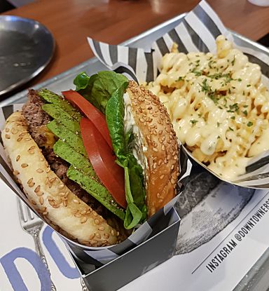 다운타우너 매장 방문 후 남겨주신 고객 리뷰 사진입니다.