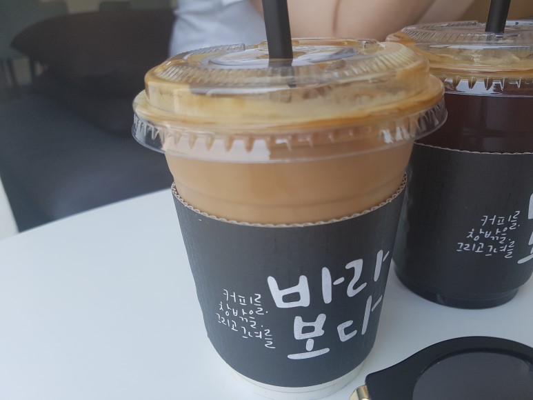 카페바라보다 매장 방문 후 남겨주신 고객 리뷰 사진입니다.
