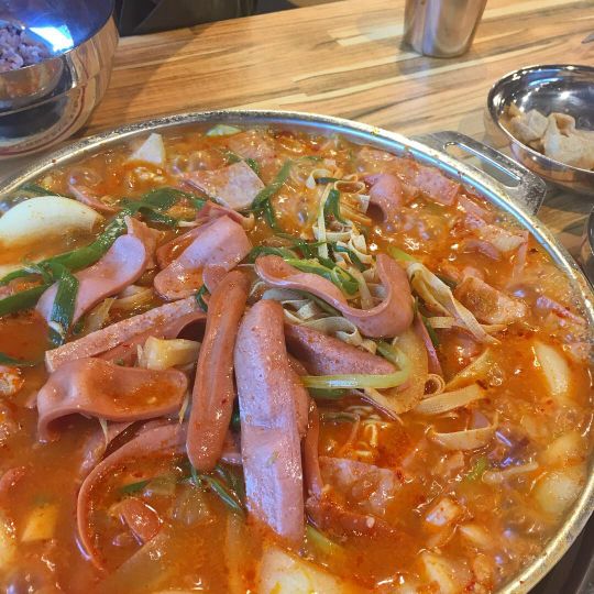 이태리부대찌개 매장 방문 후 남겨주신 고객 리뷰 사진입니다.