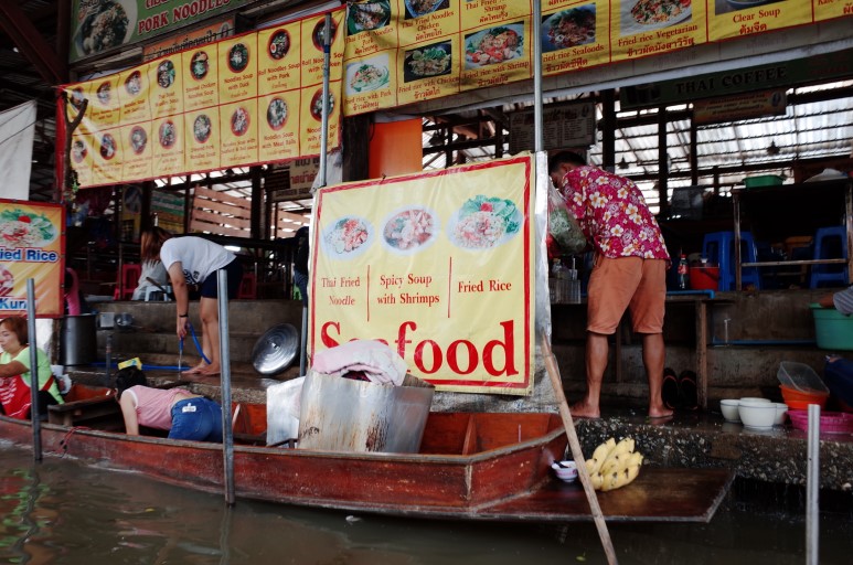 Damnoen Saduak Floating Market(담넌사두억) 매장 방문 후 남겨주신 고객 리뷰 사진입니다.